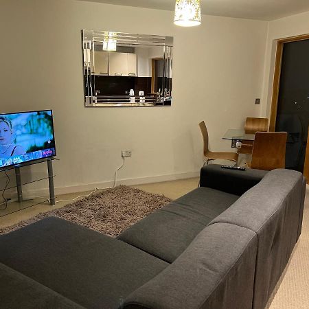Bigkings Stylish 2 Bedroom Apartment With Free On Street Parking Manchester Exterior photo